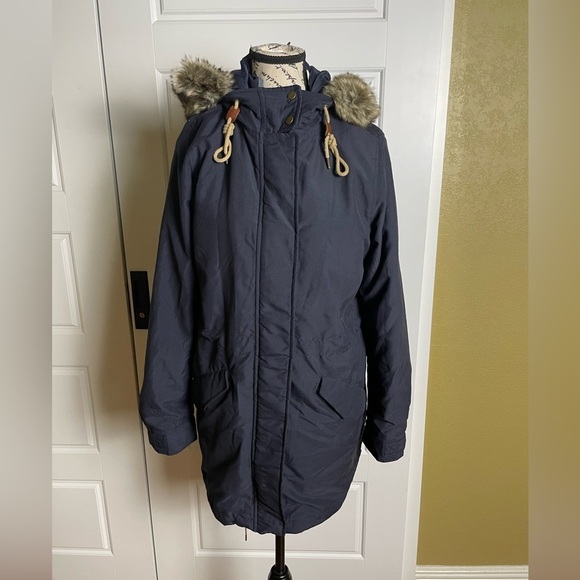 Levi’s Navy Blue Faux Fur Trimmed Hooded Parka - Picture 1 of 13